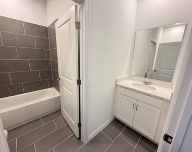 405 Eventide Avenue - Photo Thumbnail 21