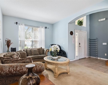 143 Cordova Avenue - Photo Thumbnail 8