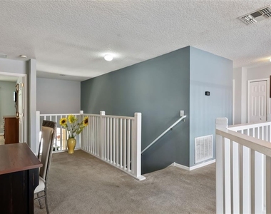 143 Cordova Avenue - Photo Thumbnail 18