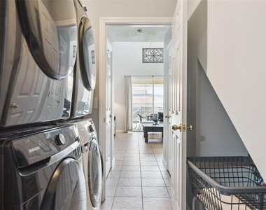 143 Cordova Avenue - Photo Thumbnail 33