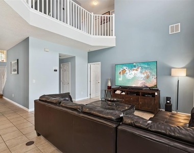143 Cordova Avenue - Photo Thumbnail 16