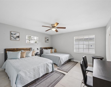 536 Hibiscus Way - Photo Thumbnail 18