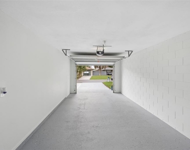 536 Hibiscus Way - Photo Thumbnail 36