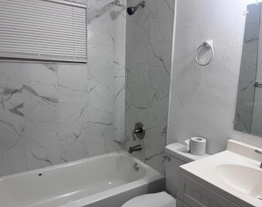 1040 Avondale Avenue - Photo Thumbnail 8