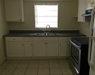 2454 Rio Pinar Lakes Boulevard - Photo Thumbnail 10