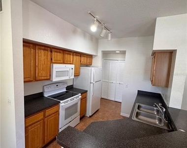 6025 Westgate Drive - Photo Thumbnail 10