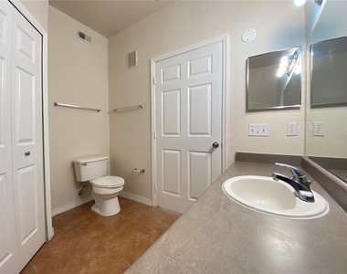 6025 Westgate Drive - Photo Thumbnail 14