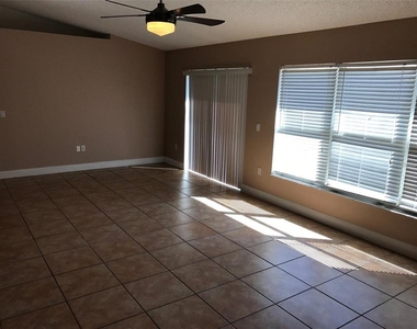 251 Heronwood Circle - Photo Thumbnail 2