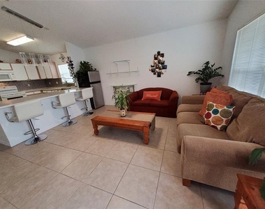 944 Lockbreeze Drive - Photo Thumbnail 4