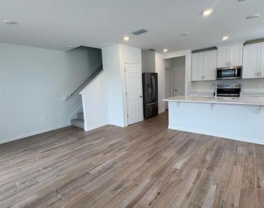16407 Bird Of Paradise Avenue - Photo Thumbnail 4