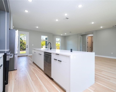 15 Ramblewood Street - Photo Thumbnail 17