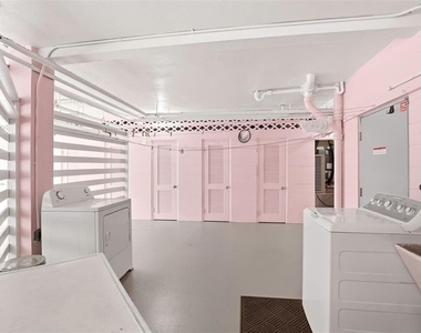 640 N Park Avenue - Photo Thumbnail 19