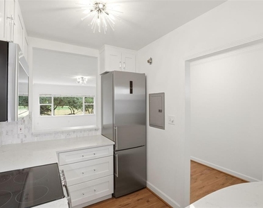 640 N Park Avenue - Photo Thumbnail 8
