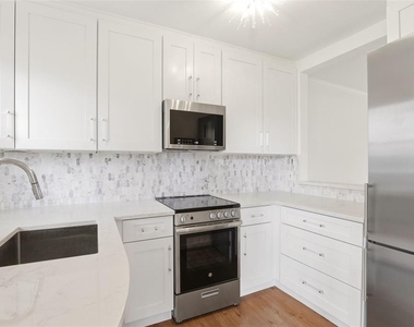 640 N Park Avenue - Photo Thumbnail 7