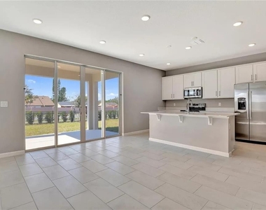 560 Summit River Drive - Photo Thumbnail 3