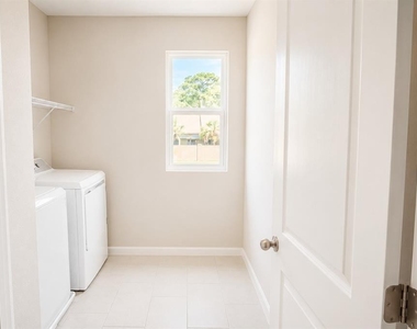 560 Summit River Drive - Photo Thumbnail 32