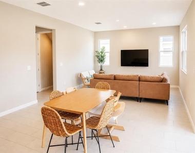 560 Summit River Drive - Photo Thumbnail 6
