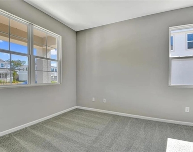 560 Summit River Drive - Photo Thumbnail 26