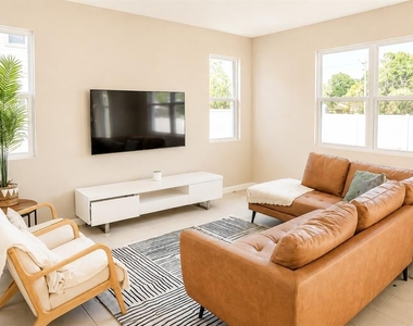 560 Summit River Drive - Photo Thumbnail 7