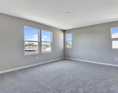 560 Summit River Drive - Photo Thumbnail 10