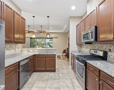 8683 Bridgeport Bay Circle - Photo Thumbnail 7