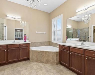 8683 Bridgeport Bay Circle - Photo Thumbnail 15