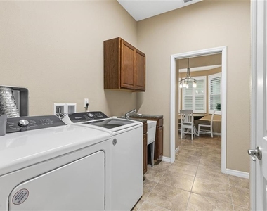 8683 Bridgeport Bay Circle - Photo Thumbnail 22
