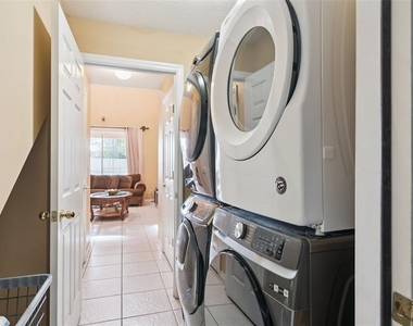 1162 Solana Circle - Photo Thumbnail 8