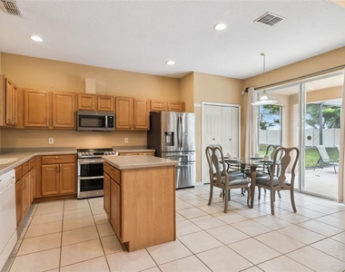 1162 Solana Circle - Photo Thumbnail 3