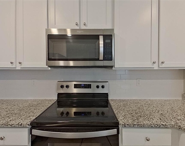 8665 Sw 44th Court - Photo Thumbnail 7