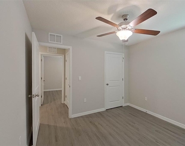 8665 Sw 44th Court - Photo Thumbnail 15