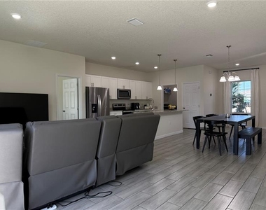 2129 Hibiscus Place - Photo Thumbnail 8