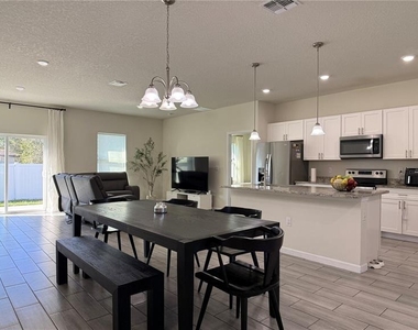 2129 Hibiscus Place - Photo Thumbnail 4