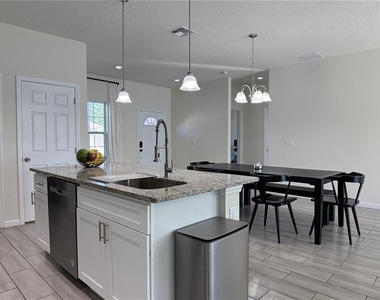 2129 Hibiscus Place - Photo Thumbnail 3