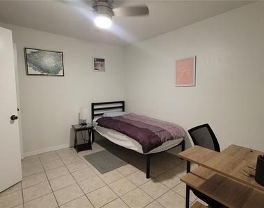 4000 Sw 23rd Street - Photo Thumbnail 6