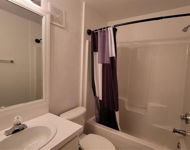 4000 Sw 23rd Street - Photo Thumbnail 7