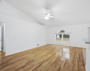 38 Bud Field Drive - Photo Thumbnail 8