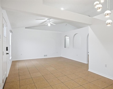 38 Bud Field Drive - Photo Thumbnail 5