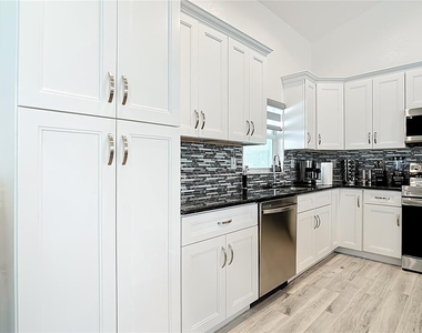 202 Long Meadow Lane - Photo Thumbnail 23