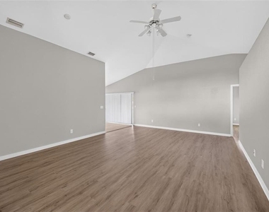463 Winwood Court - Photo Thumbnail 3