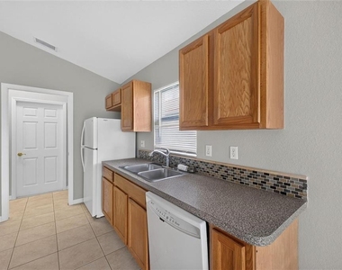 463 Winwood Court - Photo Thumbnail 8