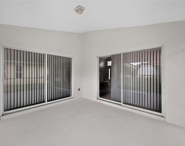 463 Winwood Court - Photo Thumbnail 20