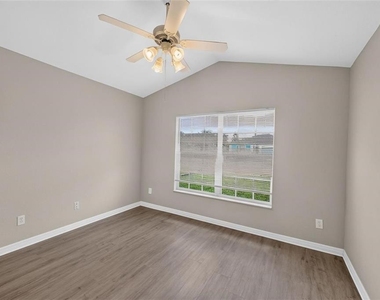 463 Winwood Court - Photo Thumbnail 13