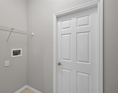 463 Winwood Court - Photo Thumbnail 10