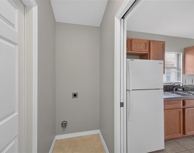 463 Winwood Court - Photo Thumbnail 9