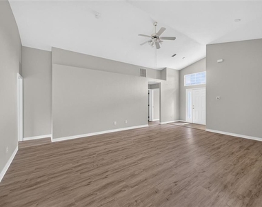 463 Winwood Court - Photo Thumbnail 2