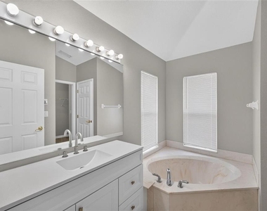 463 Winwood Court - Photo Thumbnail 18