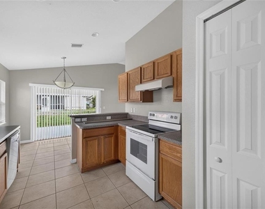 463 Winwood Court - Photo Thumbnail 7