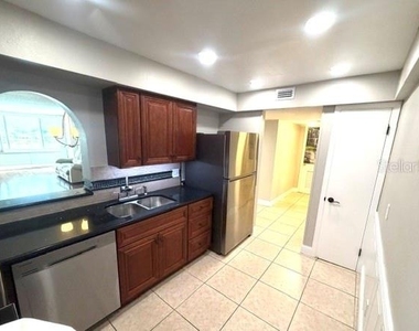 700 Mirror Terrace Nw - Photo Thumbnail 2