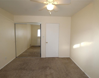 3001 Bee Ridge Road - Photo Thumbnail 3